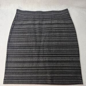 LOFT Sz M Pencil Skirt Black And White Stretch Geometric Aztec Business